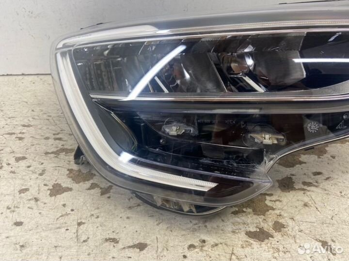 Фара правая Renault Arkana 2018