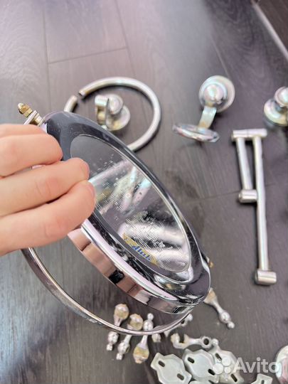 Зеркало в ванную с креплениями