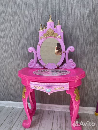 Детский туалетный столик