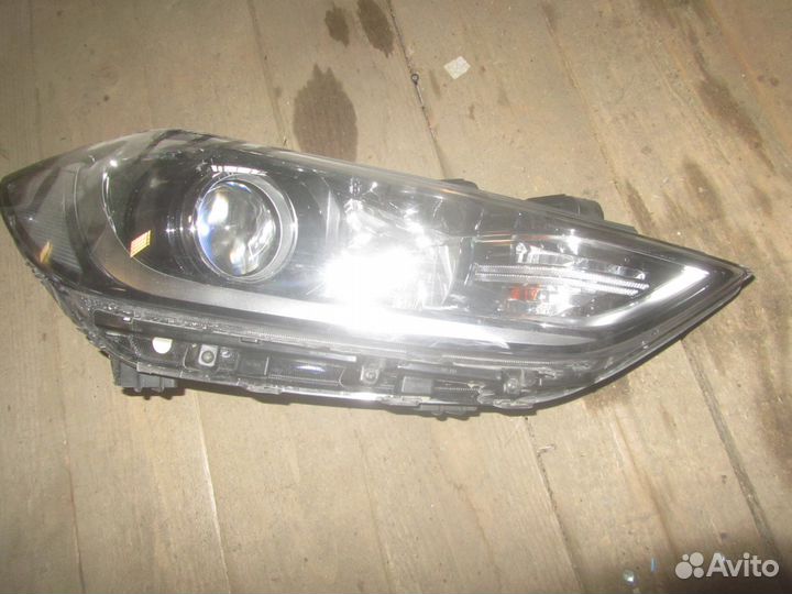 Фара передняя правая Мазда 3 Mazda 3