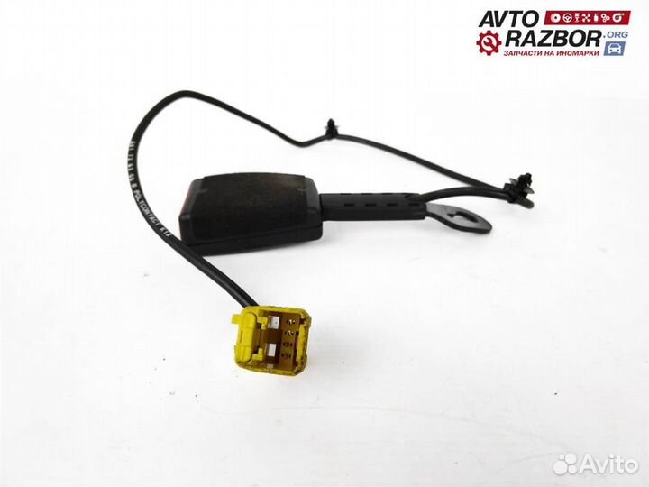 Ответная часть переднего левого ремня безоп. VW T