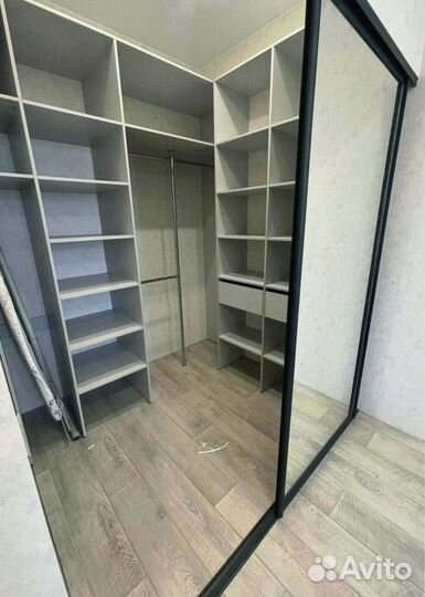 Шкафы распашные