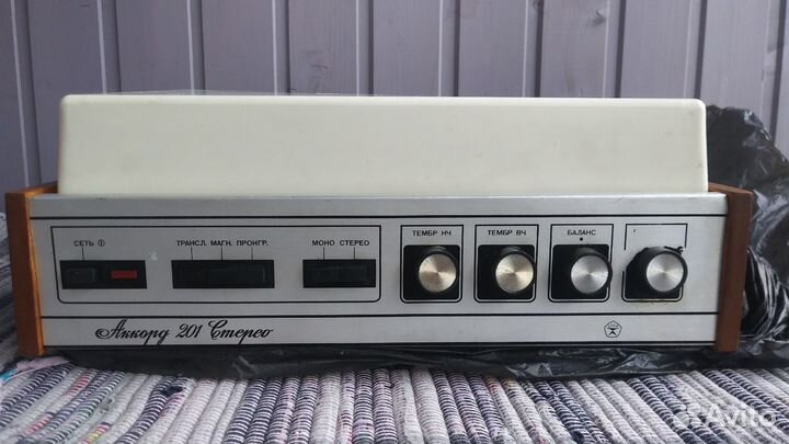 Проигрыватель винила Аккорд 201 стерео + 3 колонки