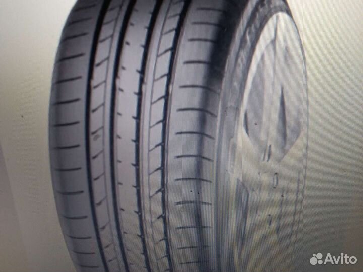 Yokohama BluEarth E70BZ 215/55 R17