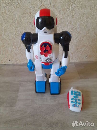 Игрушка робот