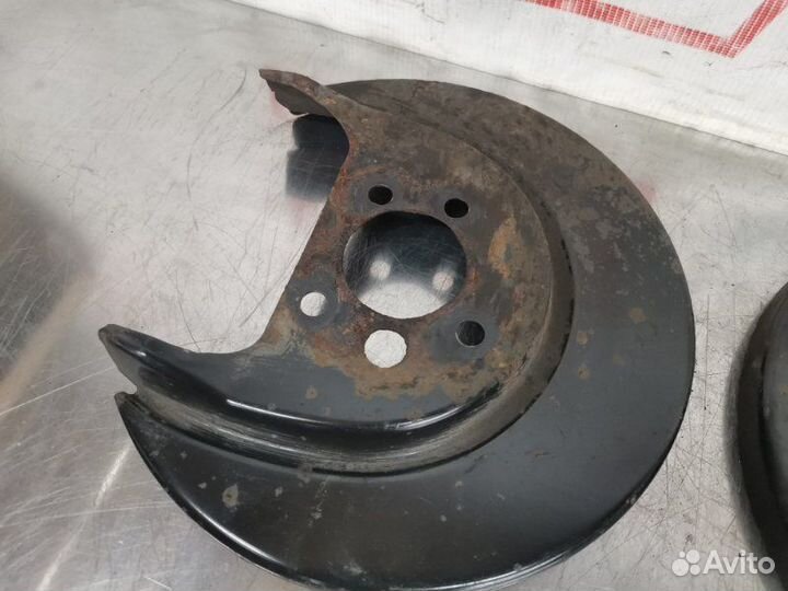 Кожух тормозного диска задний Volkswagen Polo