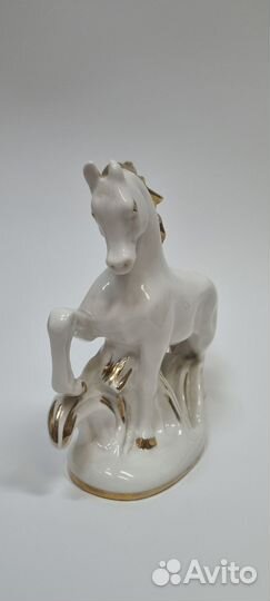 Статуэтка лфз. Конь Огонь. Золотая грива