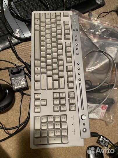 Клавиатура Sony Vaio с круглым разъемом