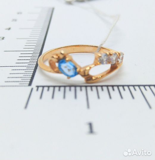 Кольцо с синтетическим камнем Золото