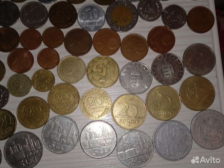 Продам больше ста иностранных монет