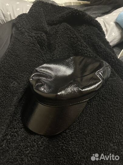 Кепка с козырьком