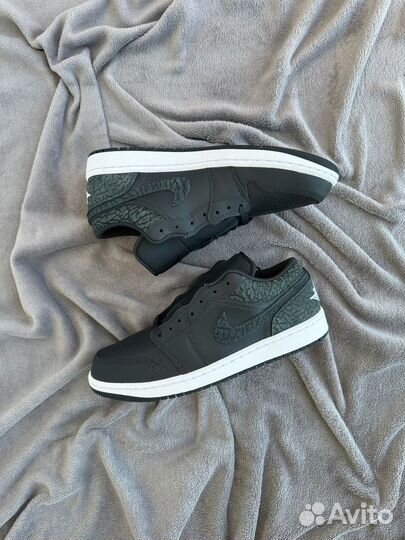Air Jordan 1 Low SE Black Elephant 46eu