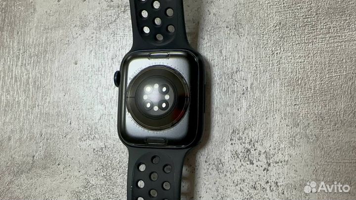 Apple Watch 7 45mm на Apple id