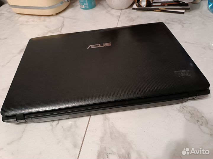Ноутбук Asus на intel core i3/8RAM/SSD+1TB