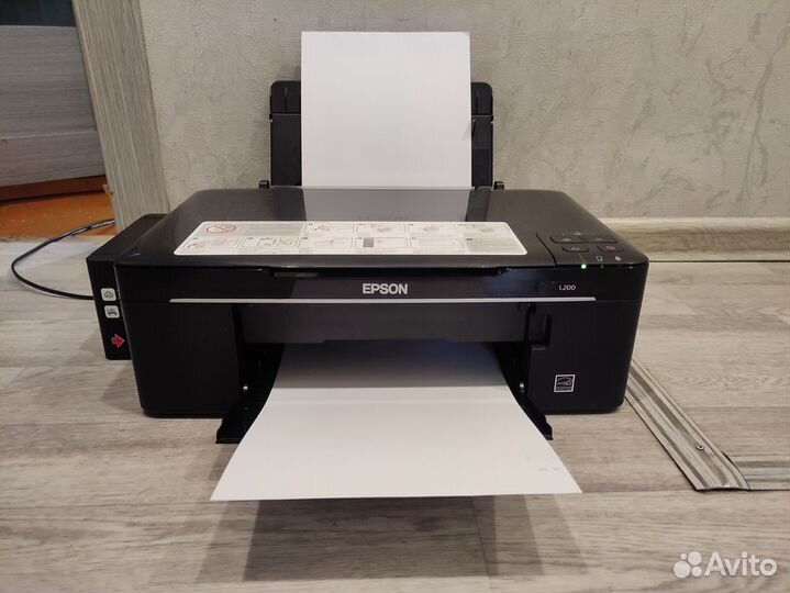 Цветное мфу Epson l200(принтер, ксерокс, сканер)