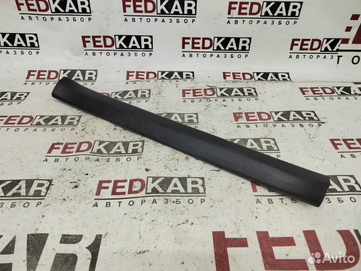 Накладка на порог салона передняя левая Toyota