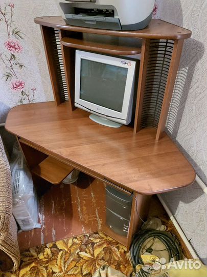 Стол школьный