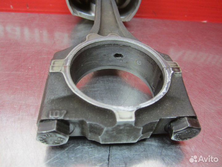 Шатун с поршнем Opel Vectra B X18XE 1996