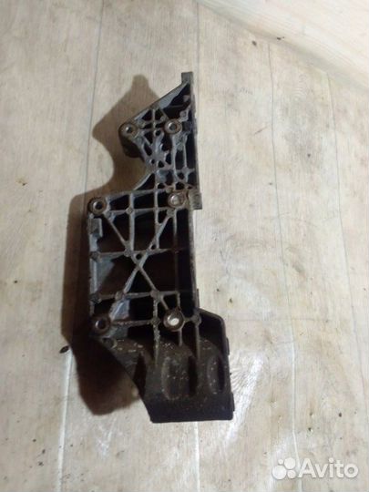 Кронштейн генератора Faw Besturn B-50 1.6 BWH 2012