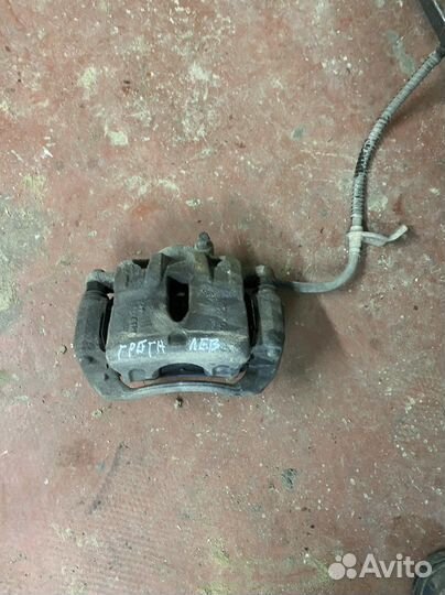 Суппорт передний левый. правый Hyundai Creta 2.0