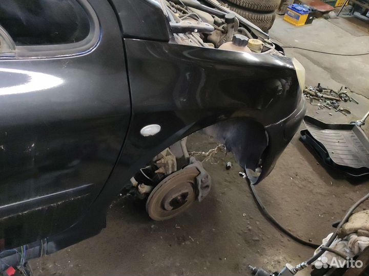 Крыло переднее правое Peugeot 307