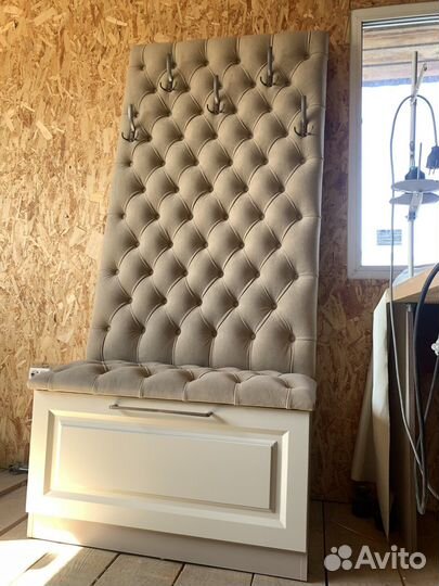 Прихожая. Вешалка. Каретная стяжка