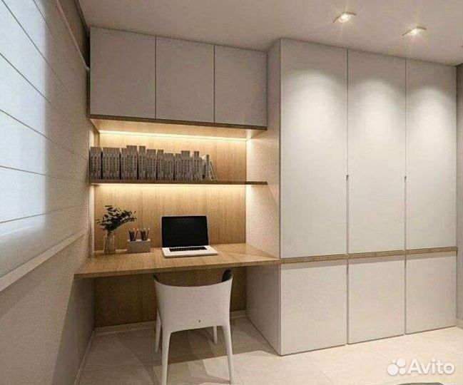 Стол у окна, рабочее место и шкафы под заказ