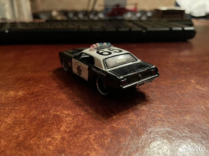 Модель автомобиля ford mustang 1:64 jada toys