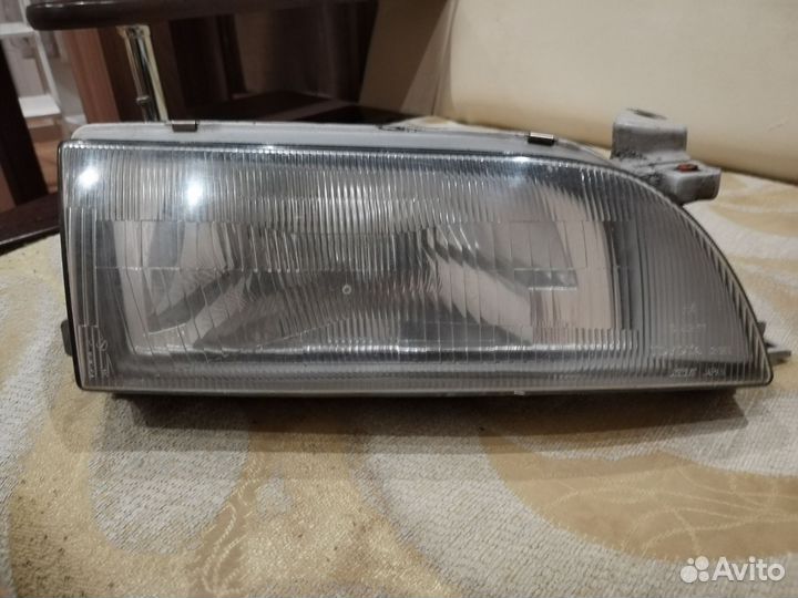 Фара передняя правая Тойота Королла 100