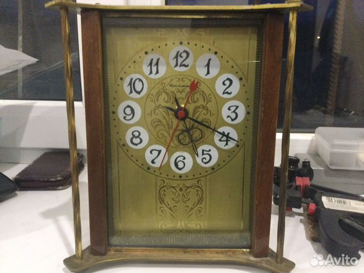 Настольные часы Янтарь из СССР