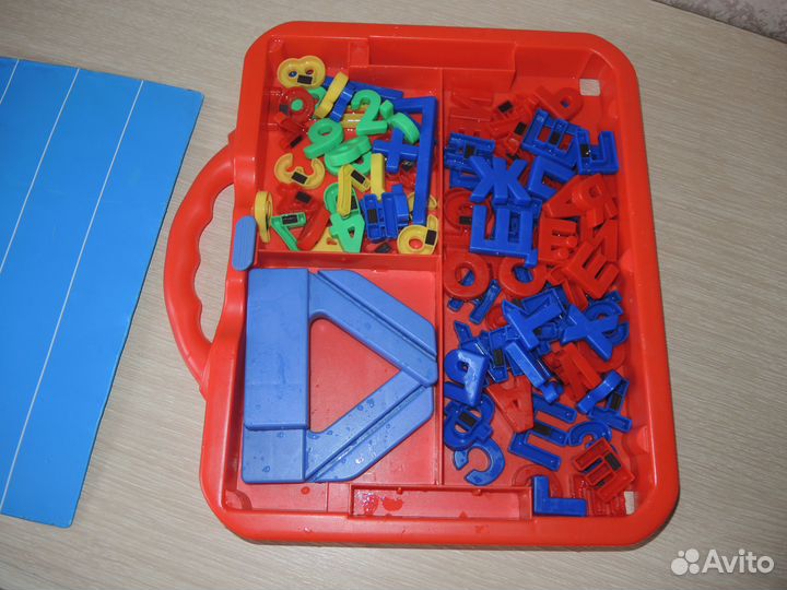 Доска магнитная с буквами и цифрами