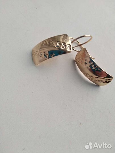 Золотые серьги