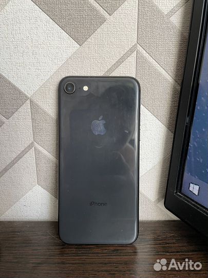 iPhone 8, 64 ГБ