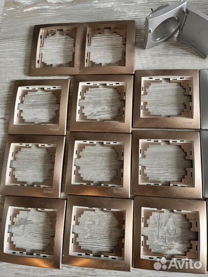 Lezard розетки, выключатель, рамки