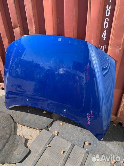 Капот Volvo V70 платформа P2