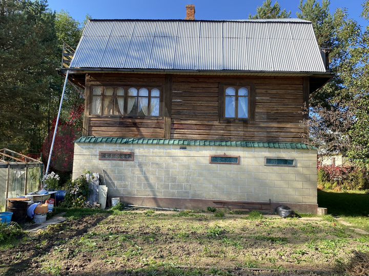 Дом 157 м² на участке 5 сот.