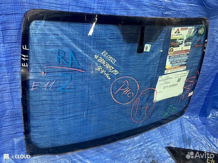 Лобовое стекло на nissan note E11 HR15DE