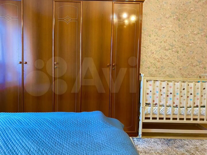 4-к. квартира, 94 м², 4/10 эт.