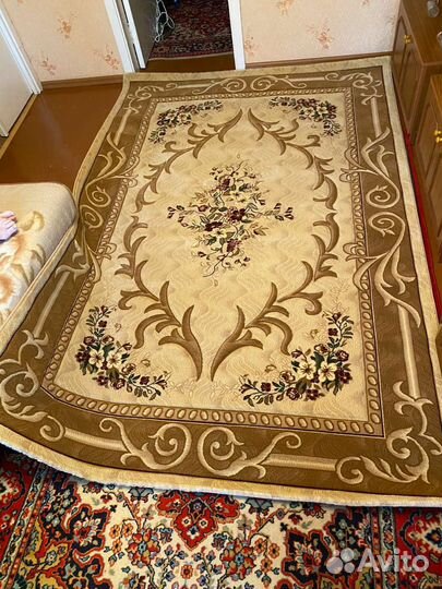 Ковер шерстяной новый