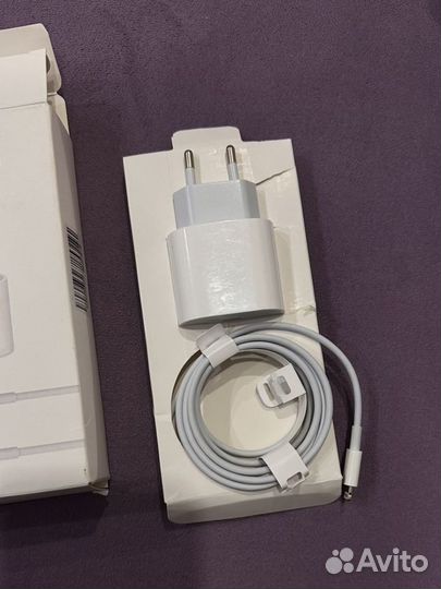 Зарядное устройство на iPhone 20w