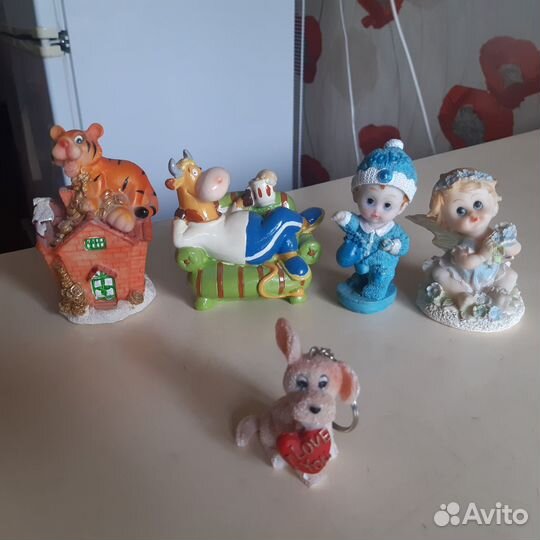 Фигурки и статуэтки