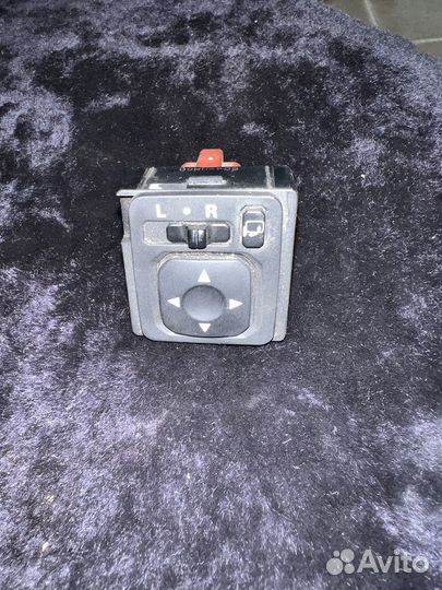 Кнопка регулировки зеркал Mitsubishi