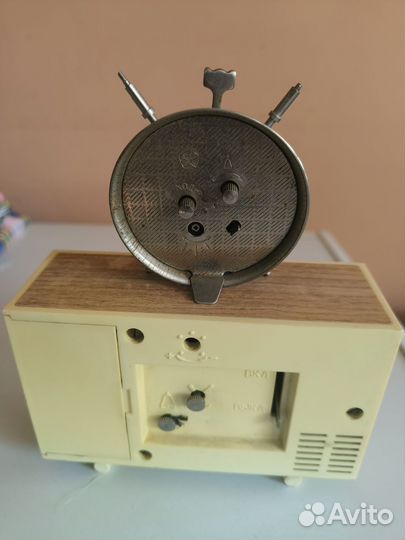 Часы СССР. Будильники и наручные