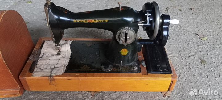 Швейная машинка зингер бу