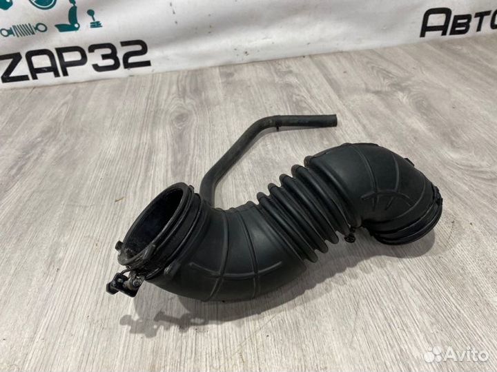 Патрубок воздушного фильтра Hyundai Solaris седан