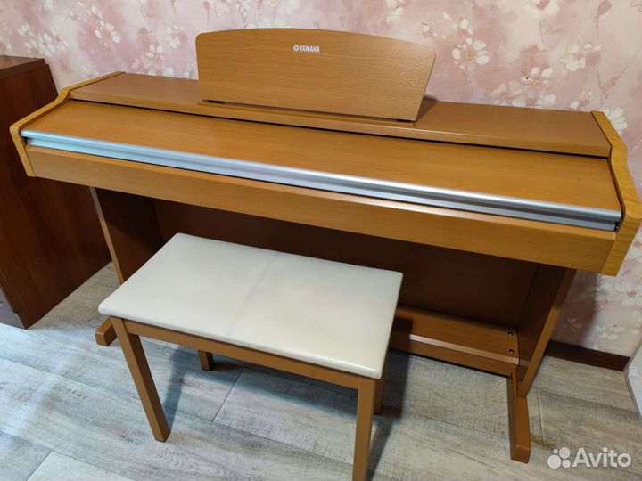 Цифровое пианино Yamaha arius YDP-131