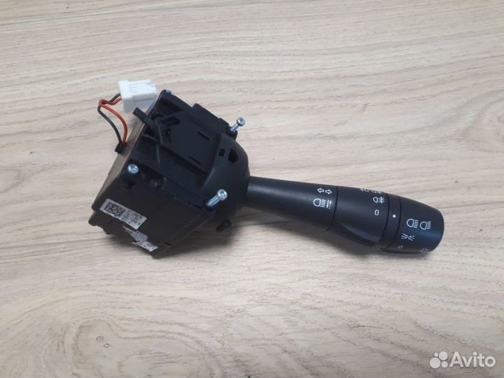 Переключатель поворотов подрулевой LADA Vesta Cros