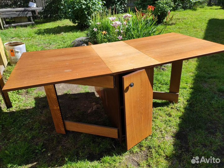 Стол-книжка