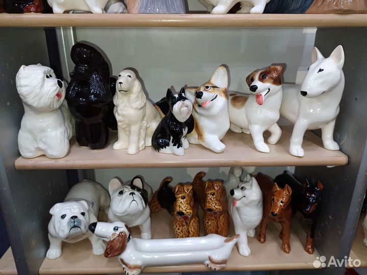 Коллекция фигурок собак