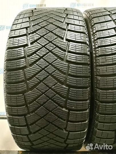 Pirelli Ice Zero 245/40 R18 97H